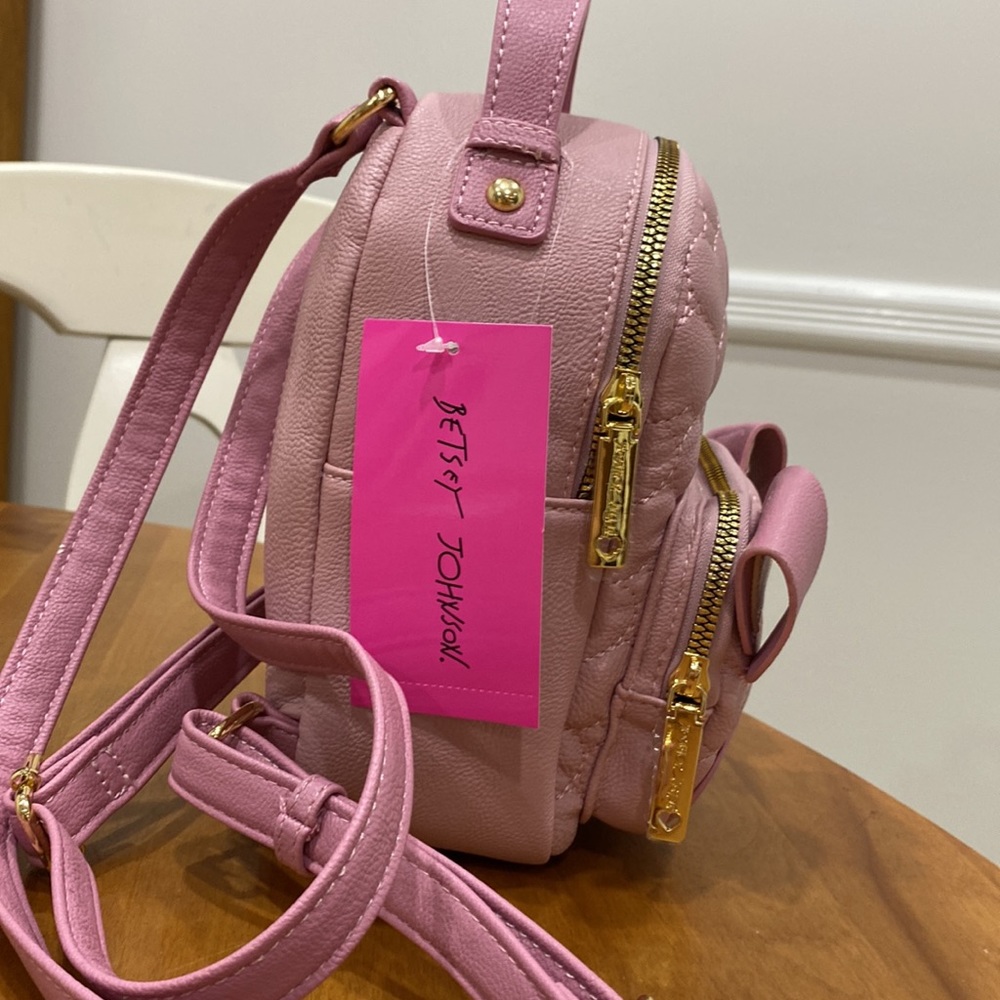 NWT. Betsey Johnson, mini puppy backpack. - Picture 5 of 12